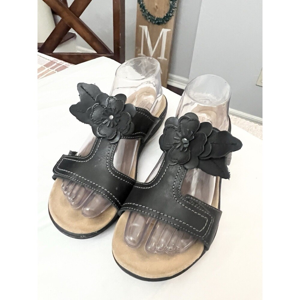 Clarks Artisan Shoes 7.5 Wide Latin Samba Black Leather Flower Thong Sandals